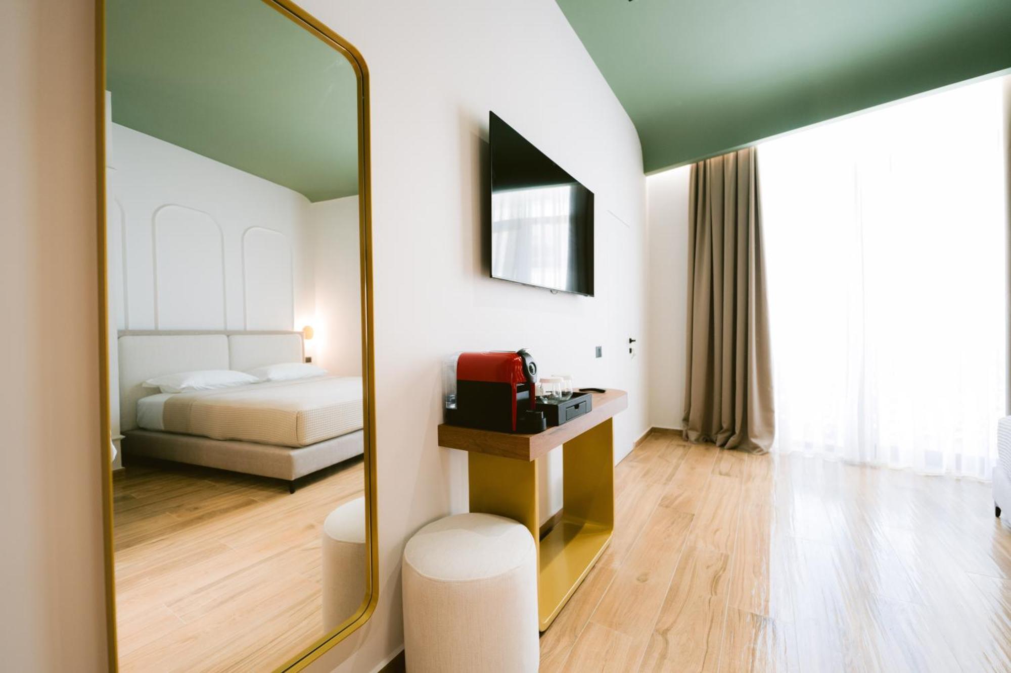 Noemie Hotel Himare Exteriör bild