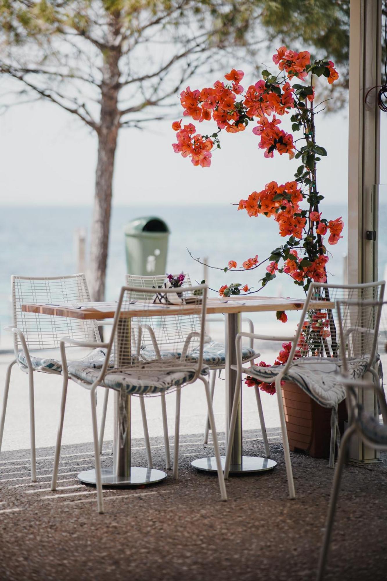 Noemie Hotel Himare Exteriör bild